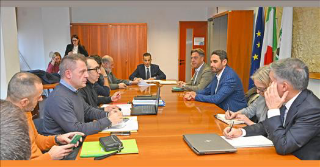 Marche – Hp Composites, l’assessore Consoli incontra i vertici dell’azienda